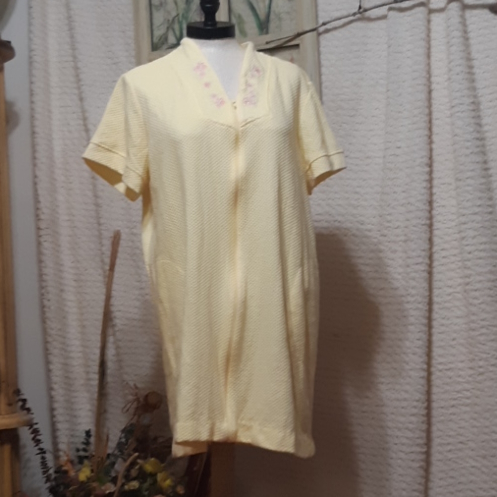 Pajamas Nightgown Sz Med housecoat Cover Gown Soft Yellow Pink B8 Full Zipper